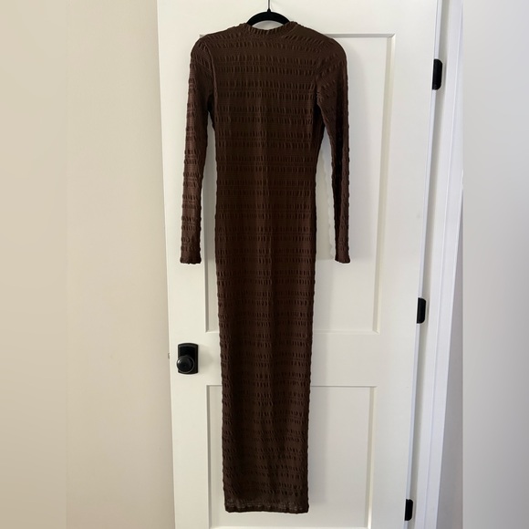 Lulu’s Trendsetting Design Brown Textured Long Sleeve Maxi Dress - Picture 3 of 6